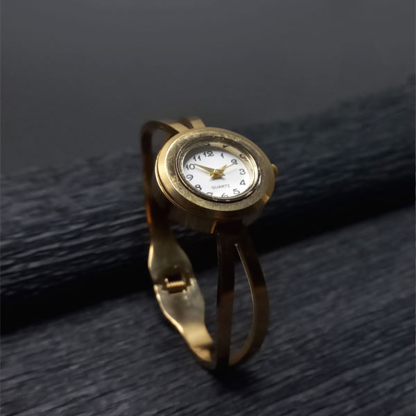 Golden Horizon Watch: