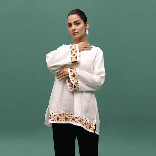 Vista White Embroidered Shirt Relaxed Comfort Fit (Women) Small, Medium, Large