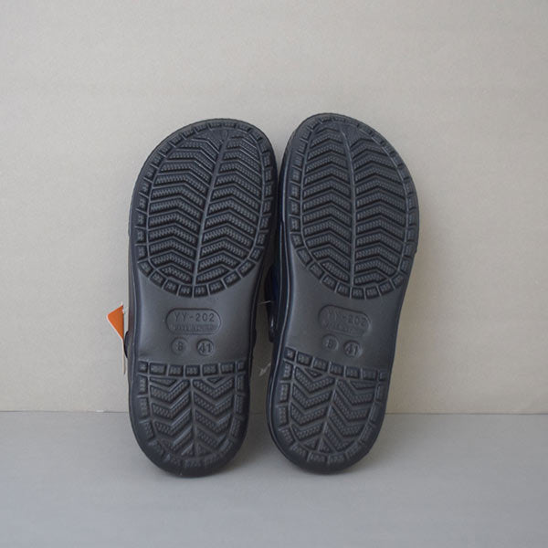 Croc Classic Unisex Slip On Shoes High Quality  Summer Sandals Classic Outdoor Non-slip Slippers. Size (42)
