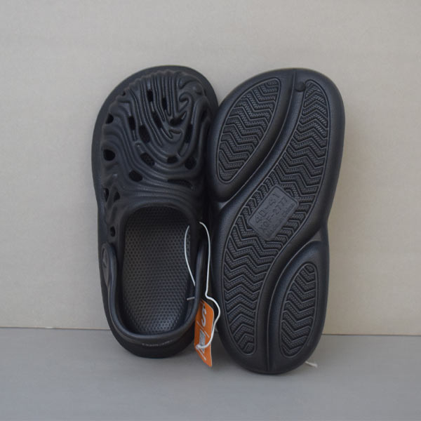 High Quality Black Wave Style Summer Sandals Classic Outdoor Non-slip Slippers. Size (42/43)