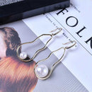 Pearl personality earrings