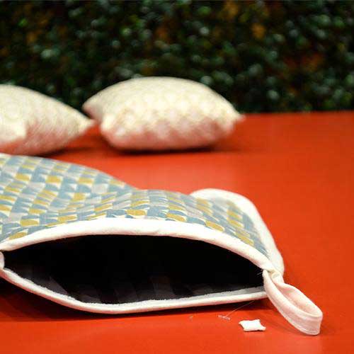Set of Two Kitchen Mitts ( Triangle Pattern )