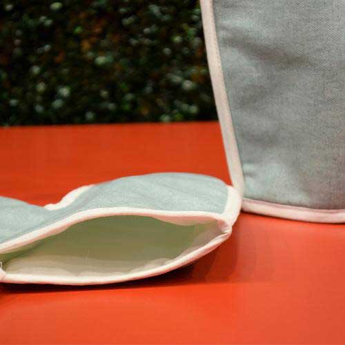 Set of Two Kitchen Mitts ( Grey )