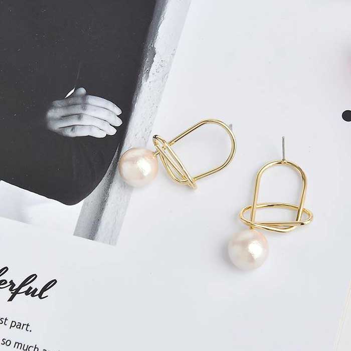 Nordic fashion wild pearl earrings