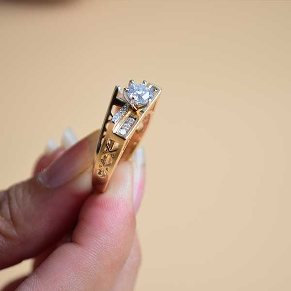 New Fashion Square Zircon Woman Ring | Gold Platted Classic Ring Guard (S 18)