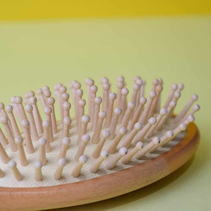 XIMIE Massaging Hair Brush -Simple Style. The Handle Ensures Comfortable Groping (Oval)