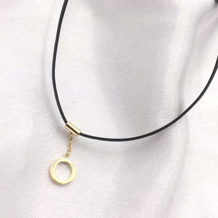Circular pendant necklace