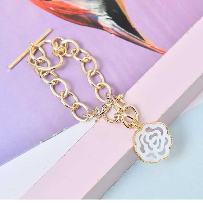 Nordic fashion flower shaped shell bracelet
