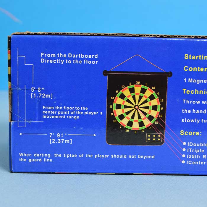 Magnetic target with darts